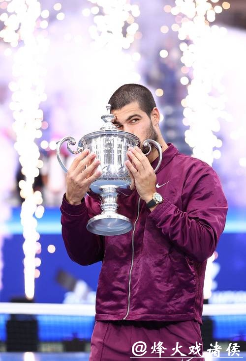 澳网|只差一冠成就全满贯,阿尔卡拉斯晋级男单次轮,迈出创造历史第一步 澳网|只差一冠成就全满贯,阿尔卡拉斯晋级男单次轮,迈出创造历史第一步