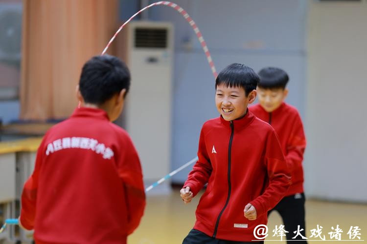 河北内丘:绳舞飞扬 快乐成长 河北内丘:绳舞飞扬 快乐成长